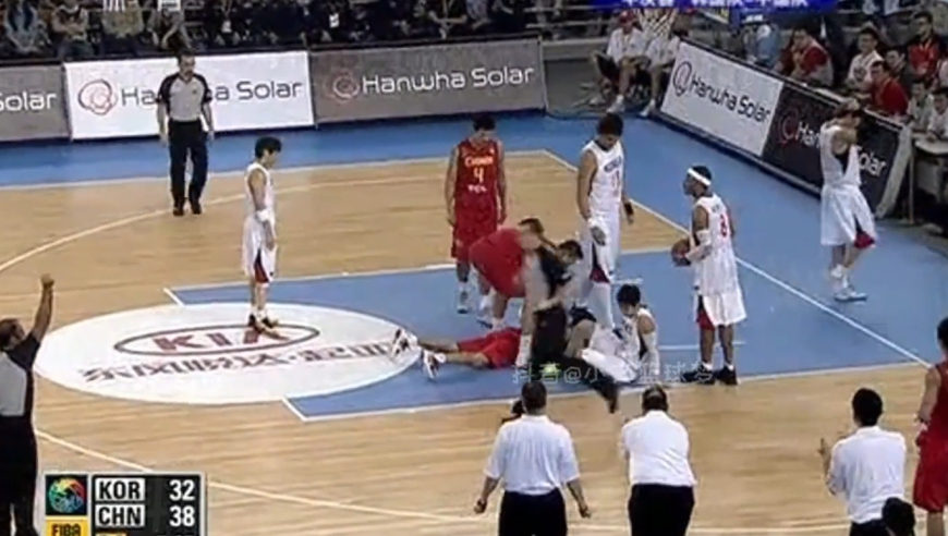 韩国男篮赛前不尊重中国队，没想到被揍懵了｜体坛记忆
