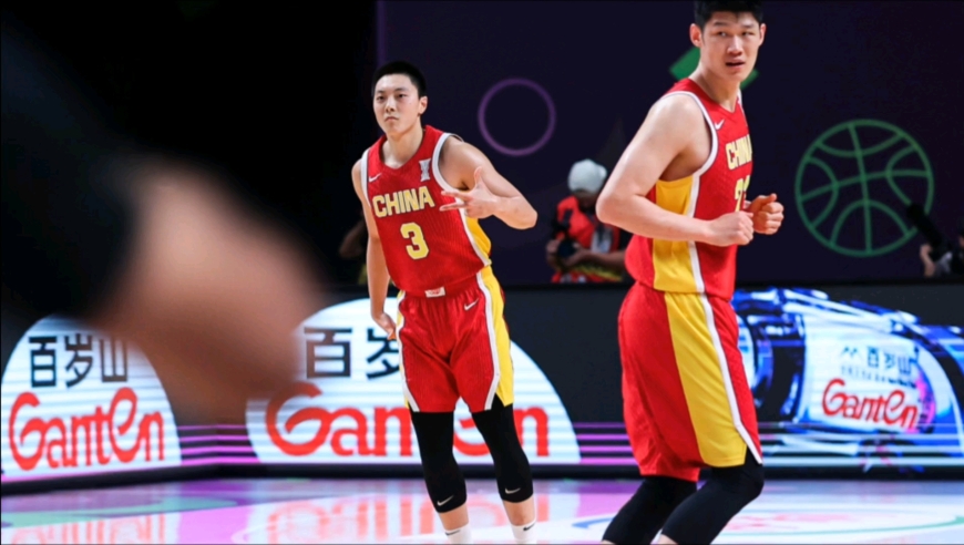 紧张到窒息！慢镜还原中国澳大利亚决胜时刻，胡明轩错失三分绝杀