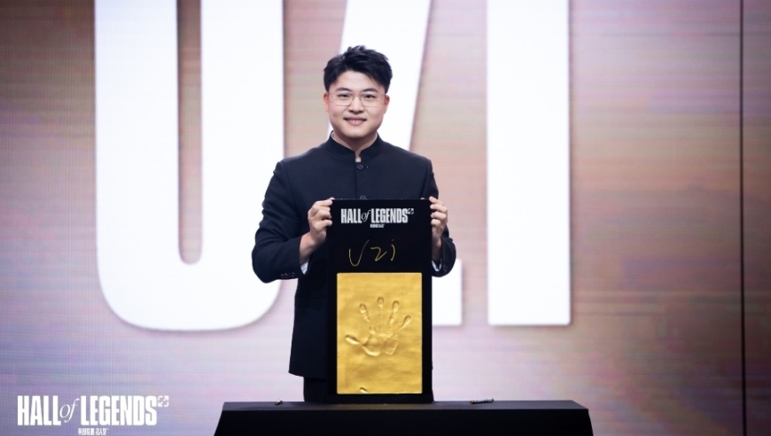 LPL全神班曝光！Uzi复出登顶热搜，或加盟IG战队，年薪高达600万