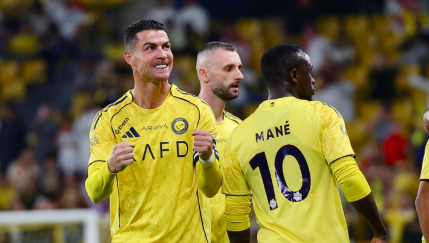 双响激情庆祝！C罗个人秀：小角度爆杆顶级射术+争议倒地被忽略