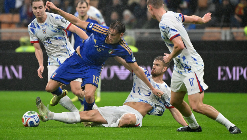 为什么受伤的总是我？9比0变成1比4，电话门丑闻还在吞噬着意大利