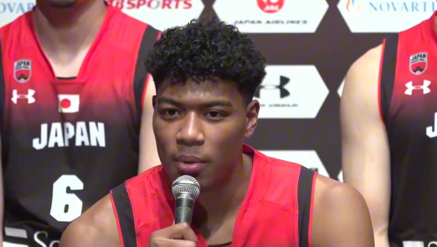 湖人有那么多年轻球员，为什么詹姆斯对八村塁，最为特别？