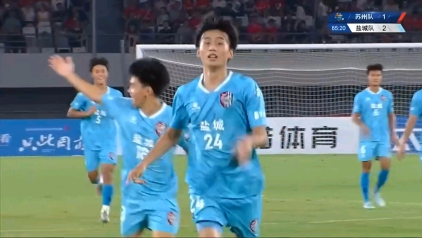 苏超再现世界级进球！李瑞龙惊天中圈吊门，盐城3-2苏州