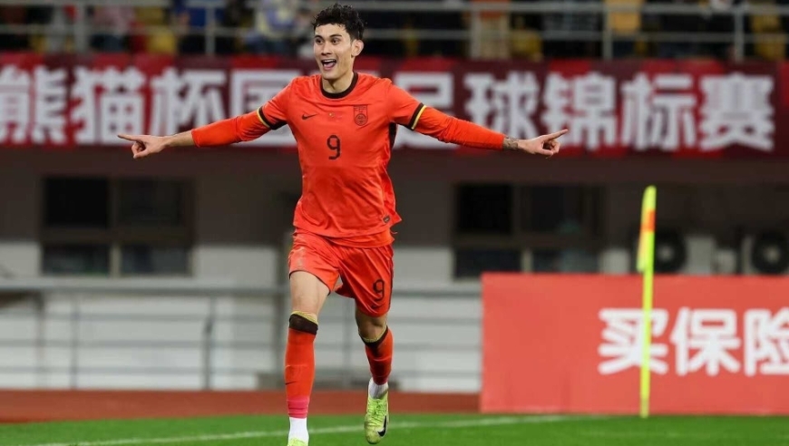 董路：韩国人懵了！还以为拜合拉木是归化，小辫子不涂指甲油是好球员