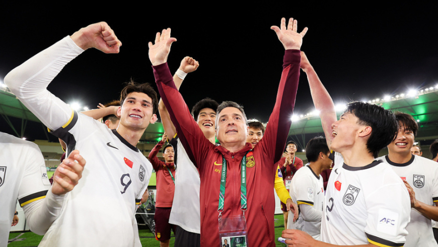 排面！U23国足进决赛半夜霸榜热搜！两大官媒道贺，亚足联：中国童话
