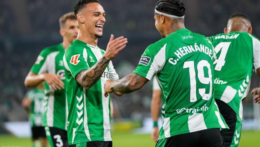 3-1，贝蒂斯终结3轮不胜，25岁曼联旧将安东尼策动进球+险破门