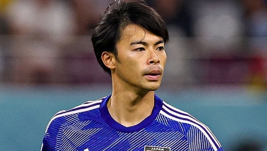 热搜第2！三笘薰拿日本战犯照片引全网愤怒：道歉+禁赛，永不原谅