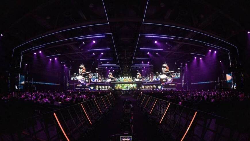 无畏巡回广州站首周上演青春风暴 AG、WOL等队伍取胜