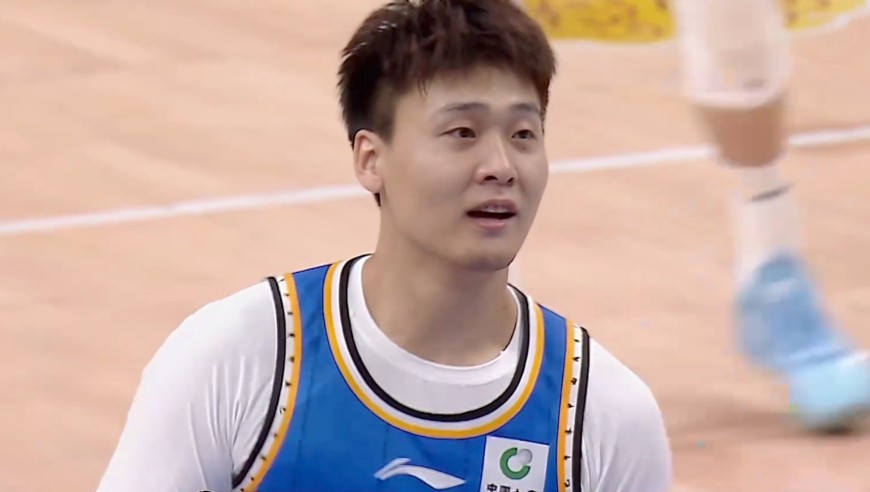 还没被禁赛！赵睿战福建14分3助攻回顾 一度崴脚受伤离场