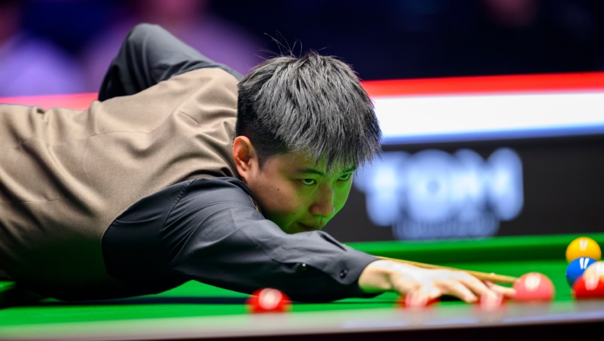 仅剩粉黑两球落后11分 看赵心童如何翻盘成功 江俊连续低级失误