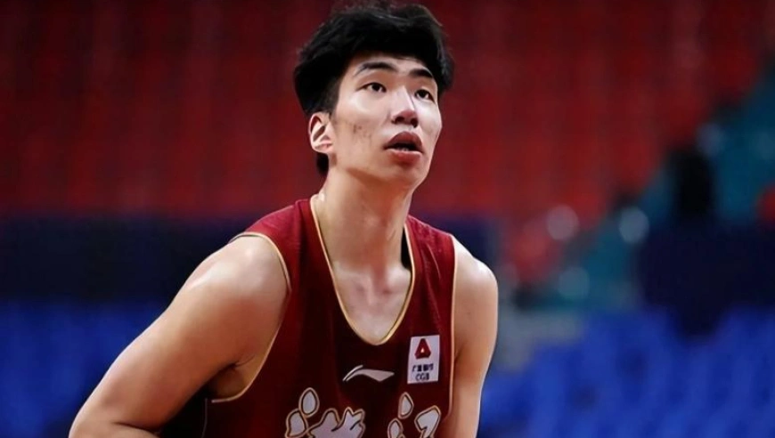 浙江淘汰四川决胜时刻：余嘉豪隔扣胡金秋 周琦关键失误葬送比赛