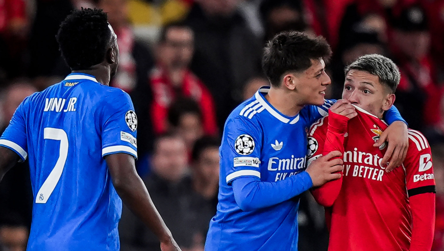 现场实拍|姆巴佩第一个发现维尼修斯被歧视，并上前做出反击