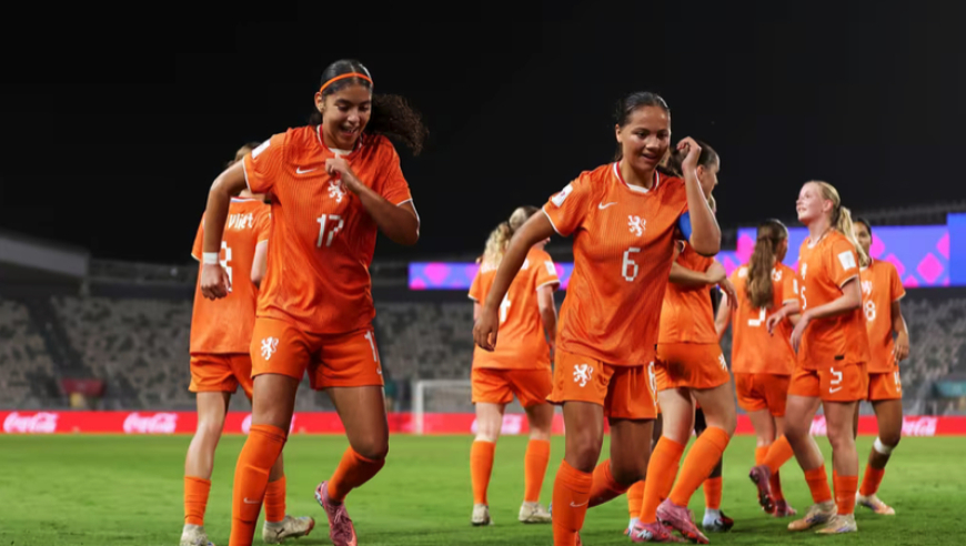 女足世界杯太疯狂：超级黑马首次参赛就进决赛，将与亚洲劲旅争冠