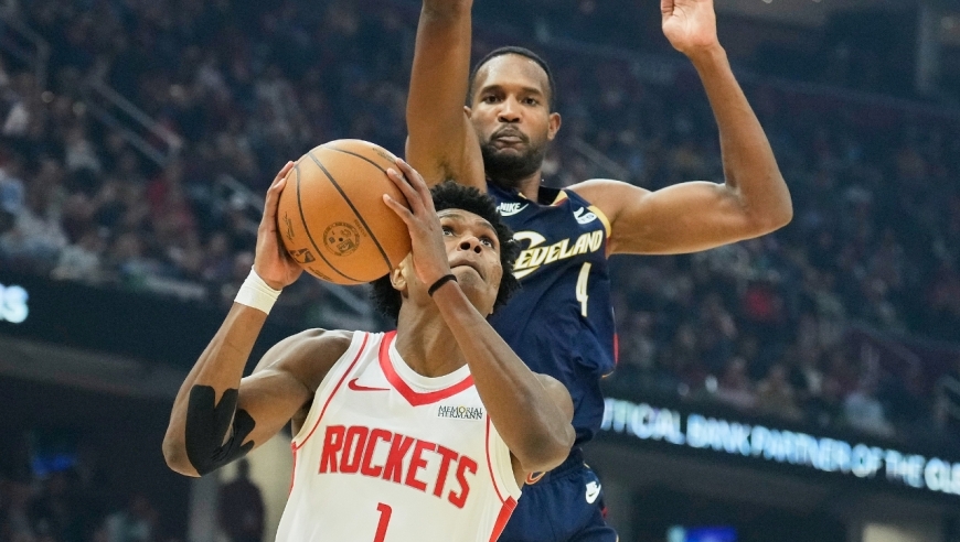 火箭11战10胜升空：阿杜申京合砍48分引6人上双 拒绝22分逆转