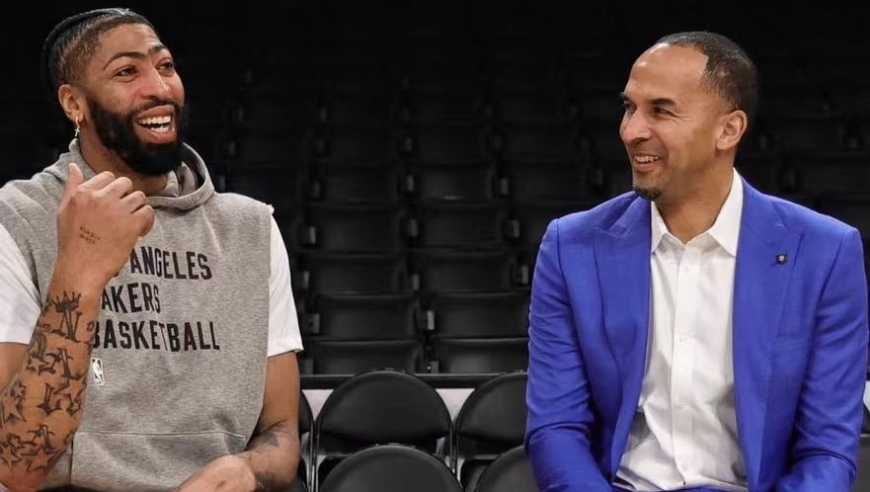 签2.5亿后就摆烂！才打6场就赛季报销！打球只为挣钱，哈登命太苦了