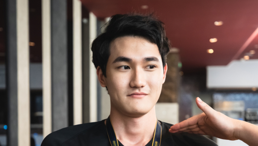 卡萨宣布退役，S8的RNG五人已退役，仅剩小虎还在赛场上征战