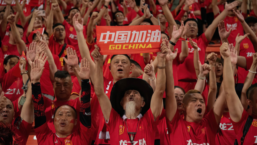 国足10年换帅9次！球迷呼吁让小猪佩奇挂帅，我看行！