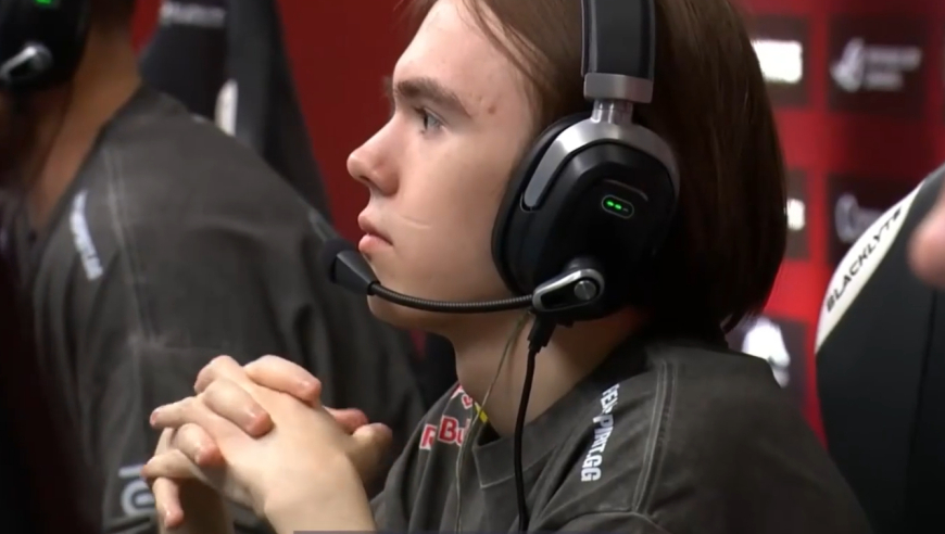 2025十大电竞选手donk：1打5极限翻盘！打服了全世界，唯独教练不满意