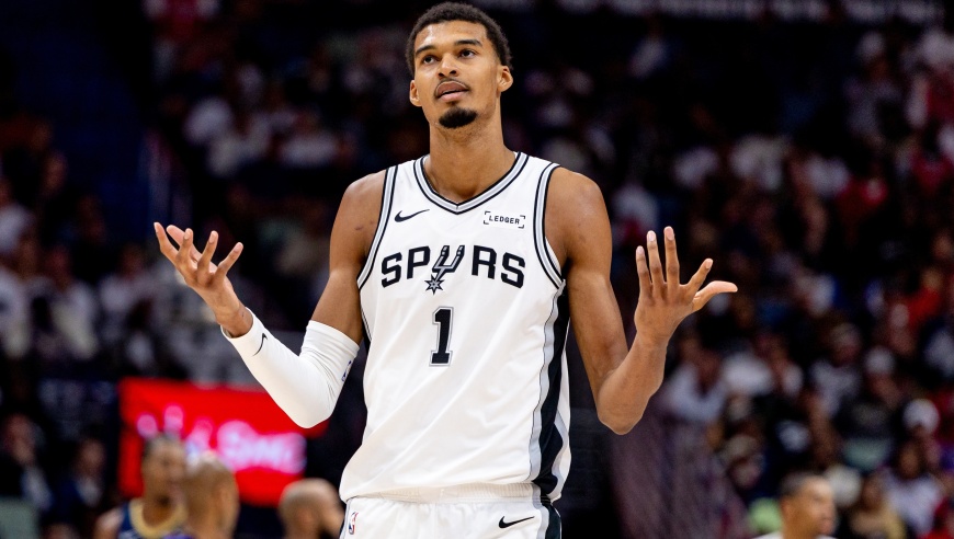 151分24盖帽，文班历史首人！马刺队开季5连胜3大优势保不败金身