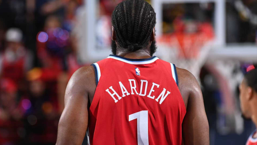 精神状态大不同！哈登首节砍下13分 飞身拼抢攻守一体