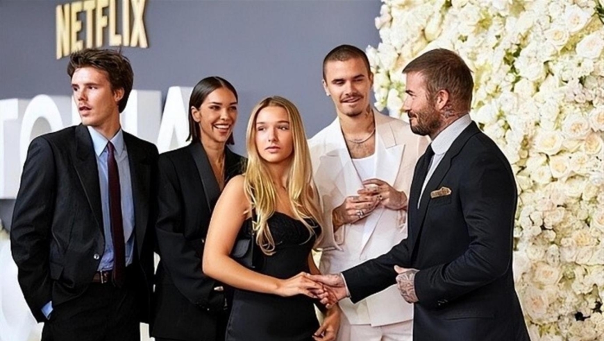 14岁小七越来越漂亮了，五官神似贝克汉姆，肤白貌美打扮过于成熟