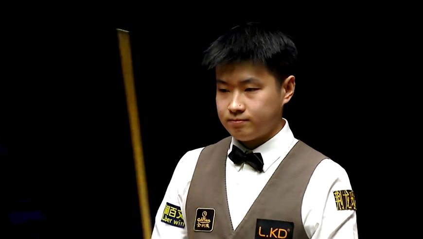 斯诺克世界大奖赛：赵心童险胜韦克林 中国军团首次包揽四强创历史