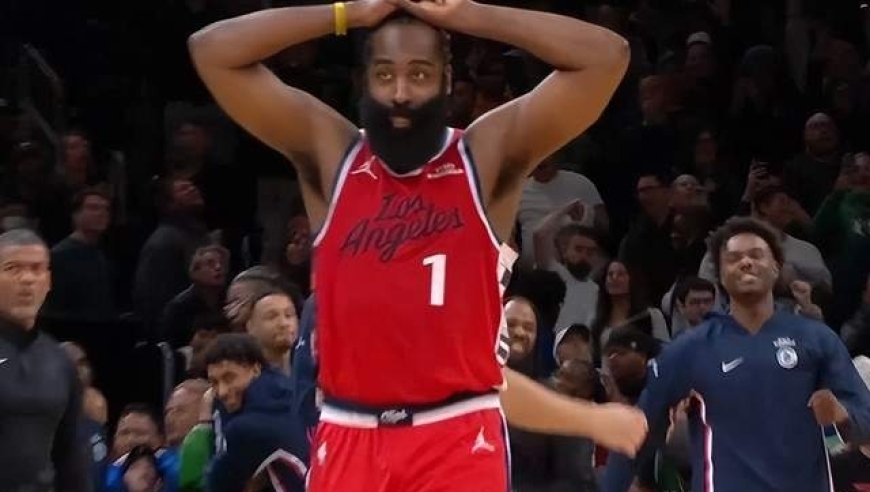 失去信任！快船最后时刻战术：范甘迪险助哈登超神，泰伦卢旁观