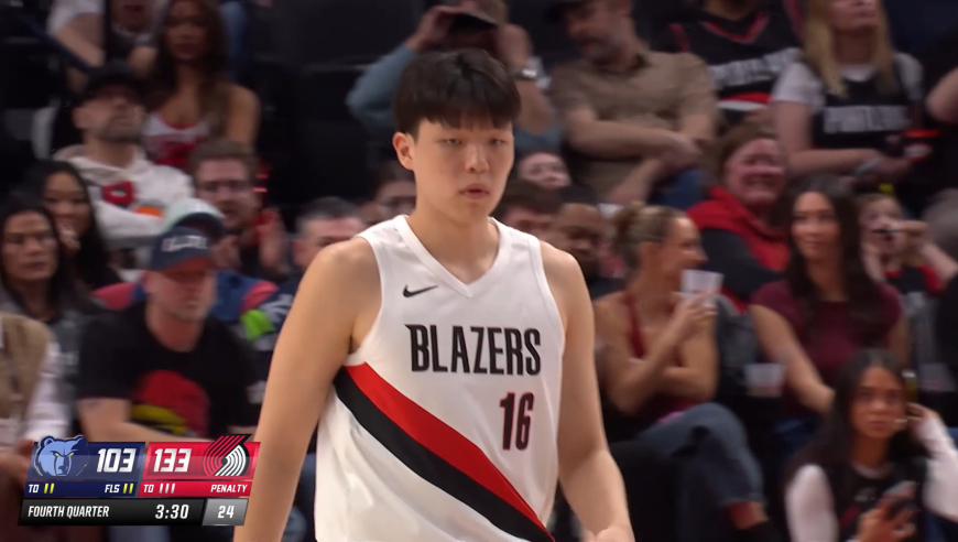 杨瀚森末节全纪录：大秀下蛋妙传+丝滑上篮 登场三分半拿到2分1板