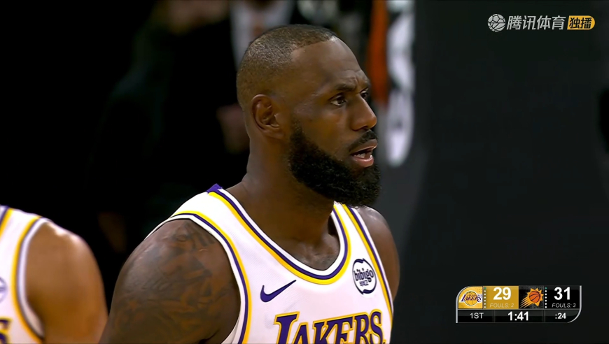 真老了！詹姆斯连送4记离谱失误 太阳反击连轰9-0反超比分