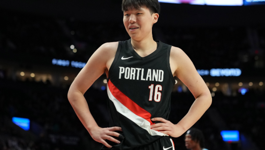 杨瀚森赛后采访：解释想亲约基奇是表示尊重 回应连续4罚不中引争议