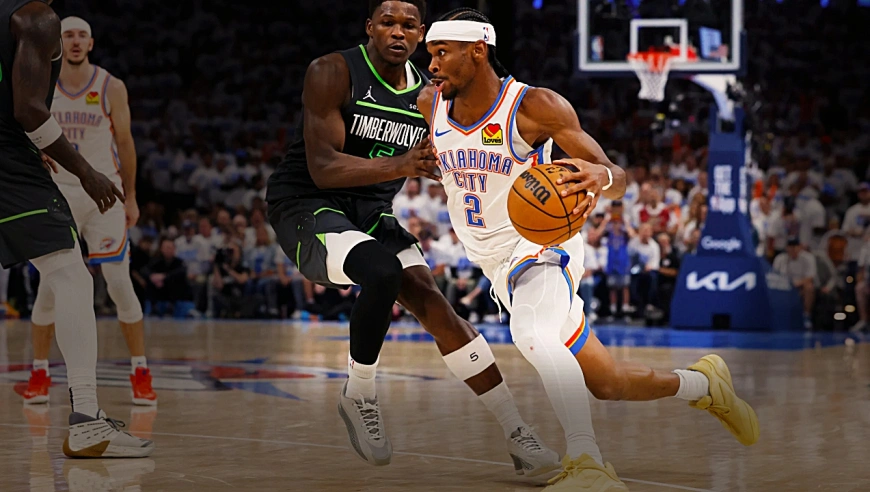 裁判和观众都呆了！NBA十大造犯规意外进时刻