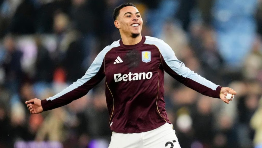 创111年神迹！罗杰斯世界波双响戏耍红魔防线，维拉2-1曼联七连胜