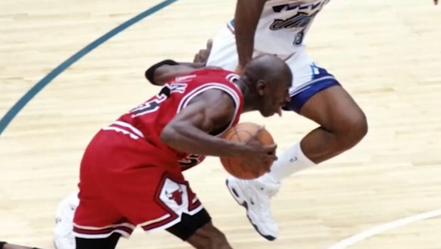 NBA漫谈 | 超夸张10大假动作！连摄影机都被骗？