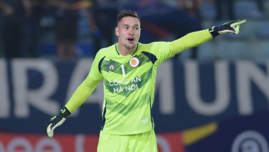 越南混血国门极度抽象，两度踢国安送三球：卡里乌斯附体+内鬼式传球