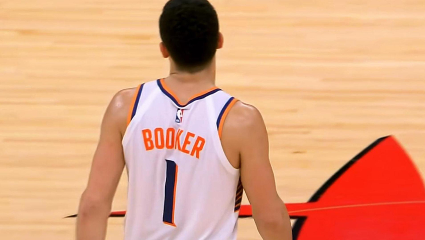 这次没做到！布克最后一攻投出三不沾错失绝杀火箭的机会