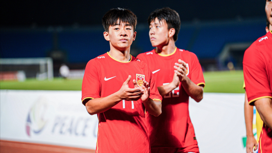 邝兆镭担任爆破手，上半场屡次威胁孟加拉防线，狂奔造进球