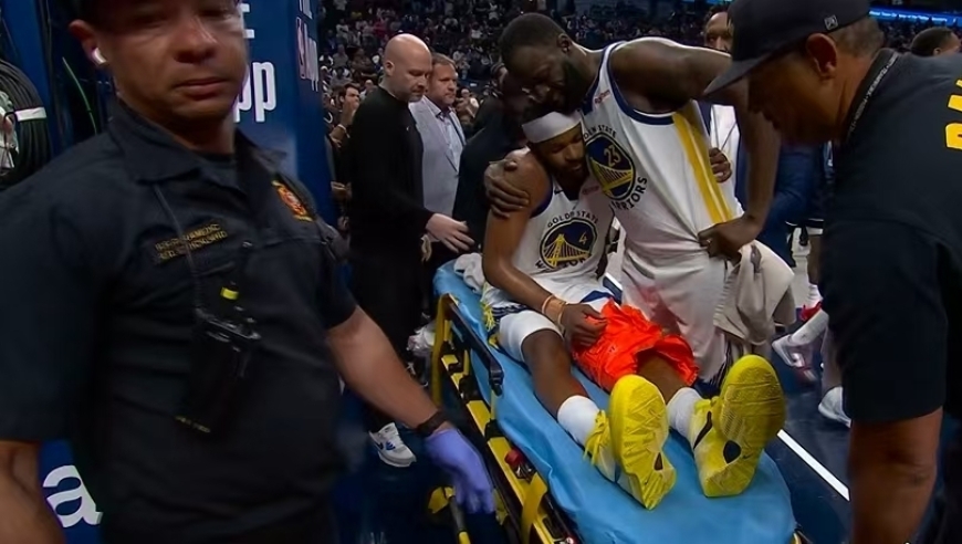 毁灭性伤病！库里痛苦抱头，全体球员泪目，勇士双线计划彻底失败