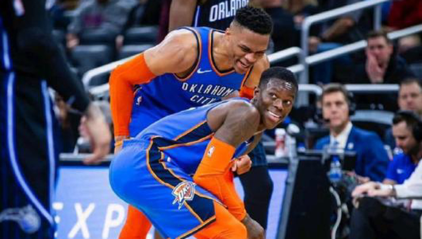 双输！威少替补施罗德首发双双低迷，网友：要不还是换回来吧