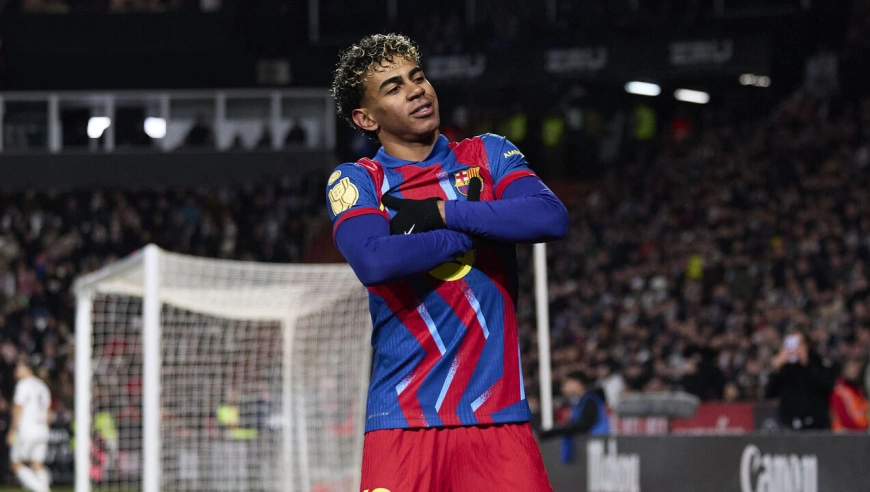 再救主！亚马尔顶级射术神仙球，国王杯巴萨2-1险胜西乙队