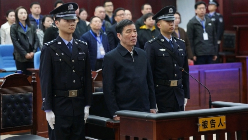 中国足坛反腐大结局，李铁等18人获刑，一人被判无期并没收个人全部财产