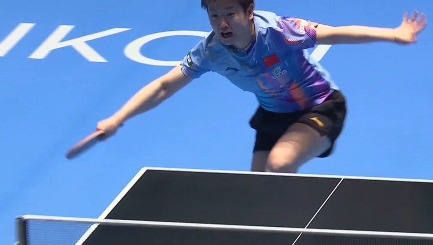 关键判罚惹争议！孙颖莎极限擦边球裁判认为无效 现场观众反应激烈