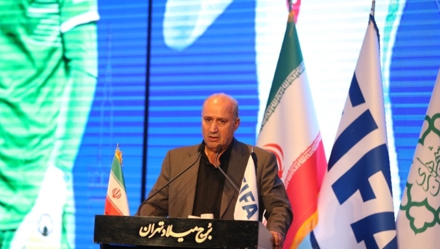 足坛一夜动态：伊朗足协主席批评特朗普！伊朗女足主帅怒斥国家电视台