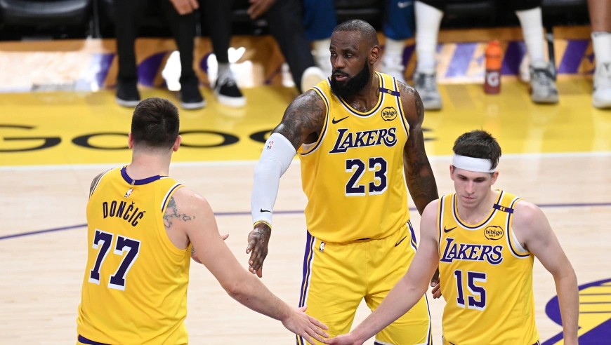 5连胜湖人爆冷狂输20分！雷迪克赛后挑明败因 詹姆斯是时候回归了
