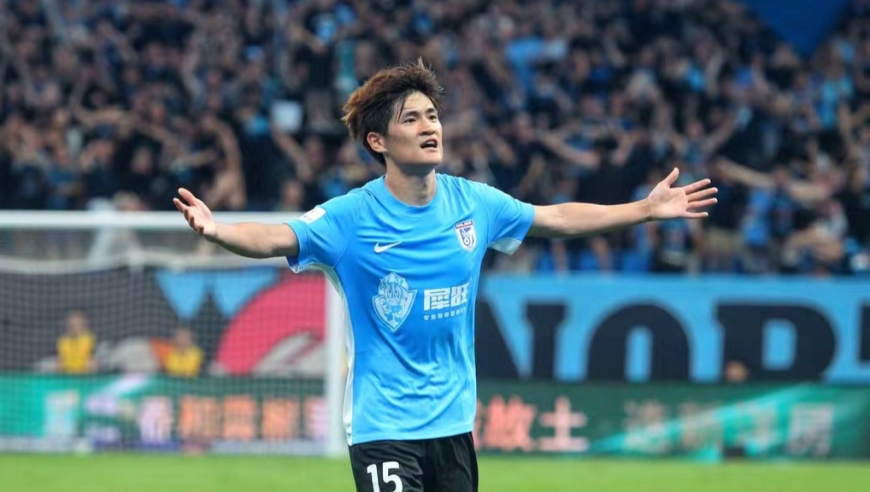 中超：英博2-0泰山，拉布亚德任意球破门+助攻，刘祝润建功