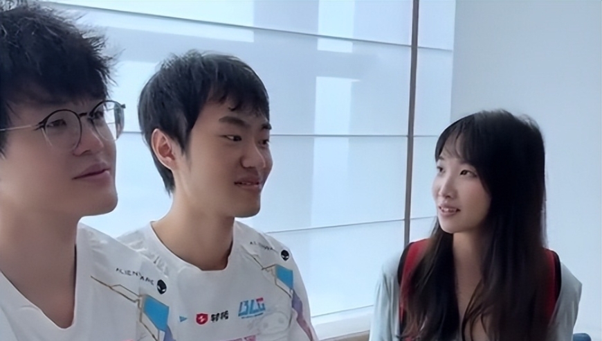 UZI和K皇联手撞车陪练车队，陪练还是现役职业选手，K皇都有压力