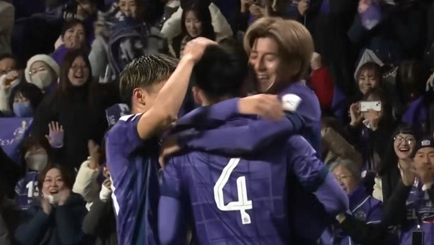 190秒看申花0-1广岛：路易斯丢单刀，荒木隼人头球破门