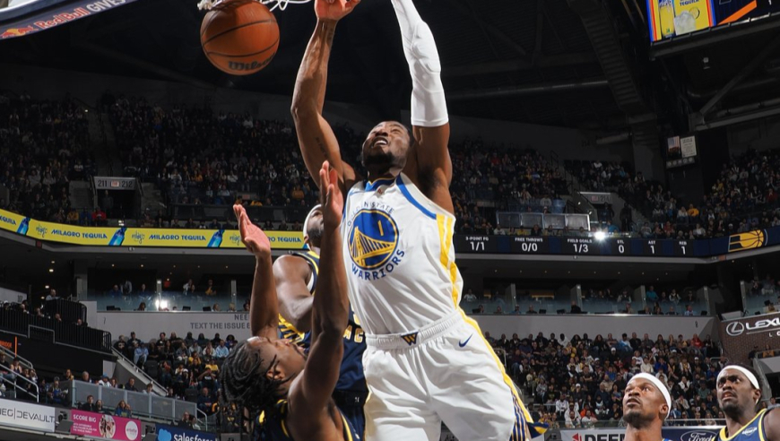 2日NBA官方十佳球：巴特勒助库明加隔扣 里德空接360度暴扣