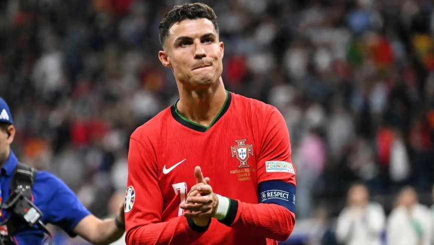 FIFA要干啥？连出两张海报嘲讽C罗，梅西占据C位