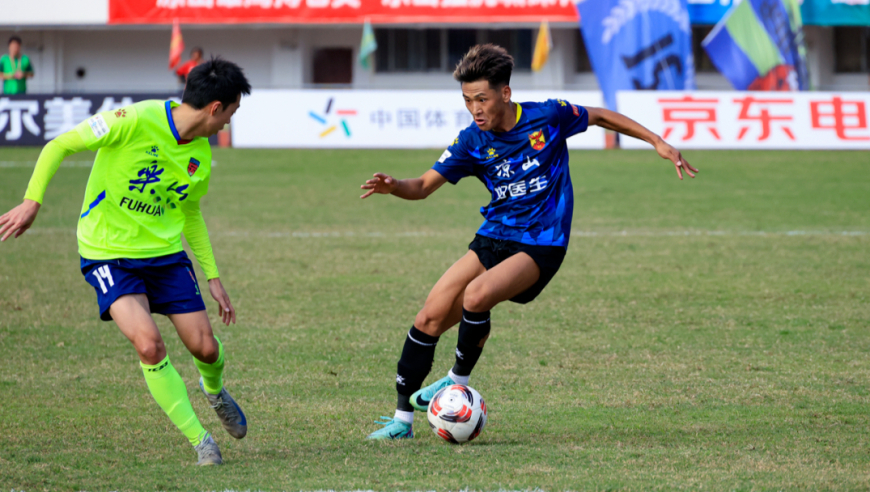 剧情拉满！川超乐山3-3绝平，凉山两红赛后飞踹裁判+门将超巨失误