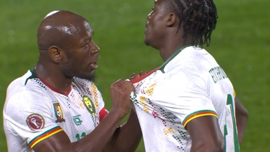 极度抽象！非洲杯单场两名场面：逆天乌龙+空门不射被大佬揪衣服训斥